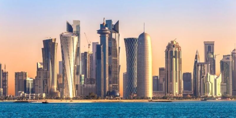 Doha nằm ở phía đông của Qatar